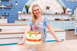 Peče celá země: V kreativní výzvě dal soutěžícím zabrat dort s linií zlomu aneb Fault line cake. Takhle se správně dělá